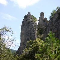 Photo de France - Le Cirque de Mourèze et le Lac du Salagou